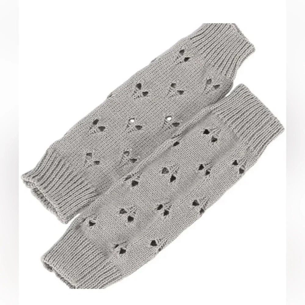 Moda Clothing gray fingerless